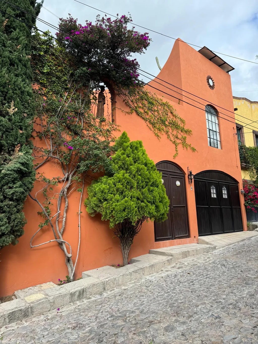 Casa Amistad facade